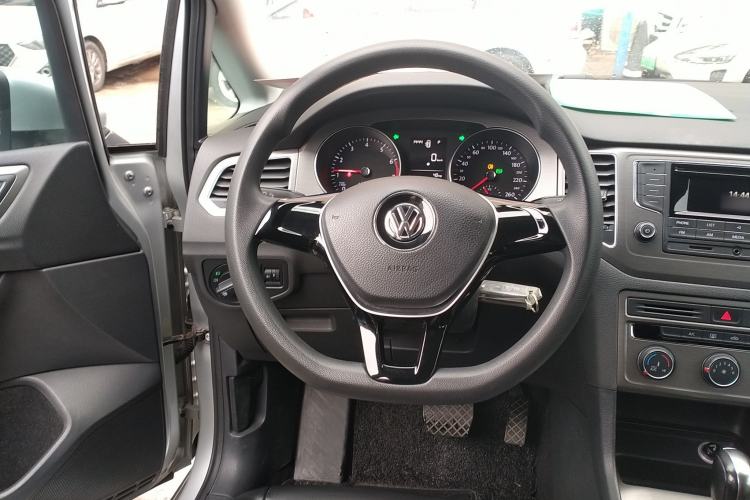 Used Volkswagen Golf Sportsvan 2016 1.6L Automatic Comfort Model Steering Wheel