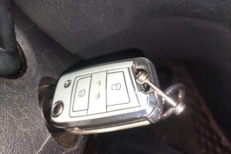 Used Volkswagen Golf Sportsvan 2016 1.6L Automatic Comfort Model Vehicle Key