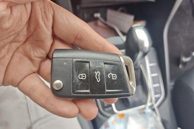 Used Volkswagen Golf Sportsvan 2016 230TSI Automatic Luxury Version Vehicle Key