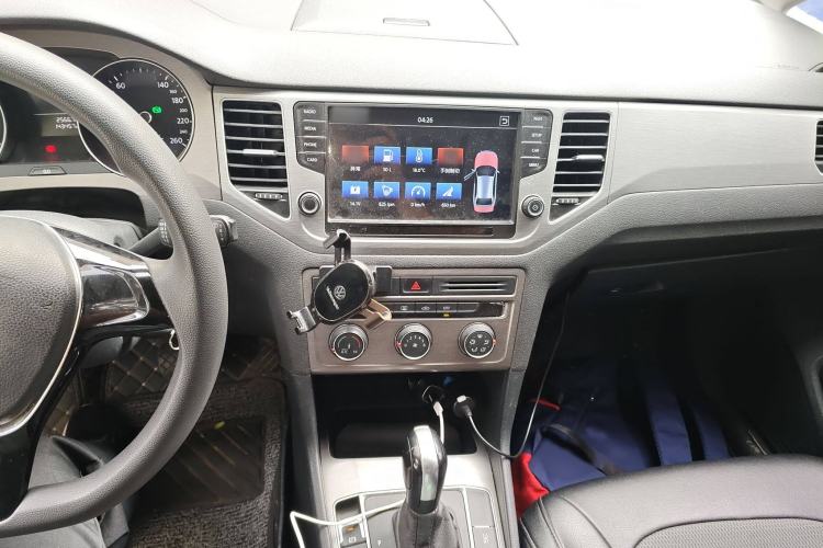 Used Volkswagen Golf Sportsvan 2016 1.6L Automatic Comfort Model Audio And AC Panel
