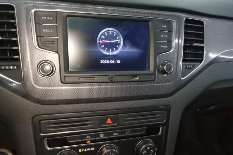 Used Volkswagen Golf Sportsvan 2016 230TSI Automatic Trend Edition Audio And AC Panel