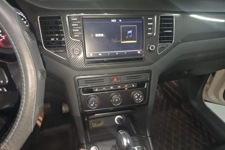 Used Volkswagen Golf Sportsvan 2016 280TSI Automatic Luxury Model Audio And AC Panel