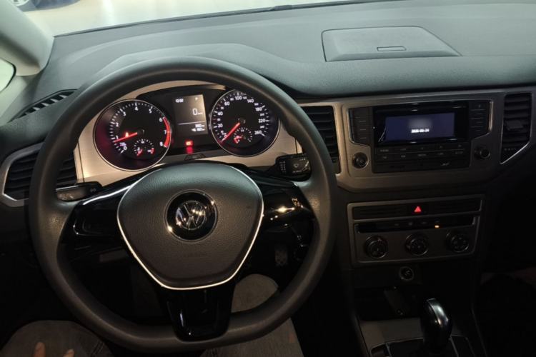 Used Volkswagen Golf Sportsvan 2016 1.6L Automatic Comfort Model Center Console