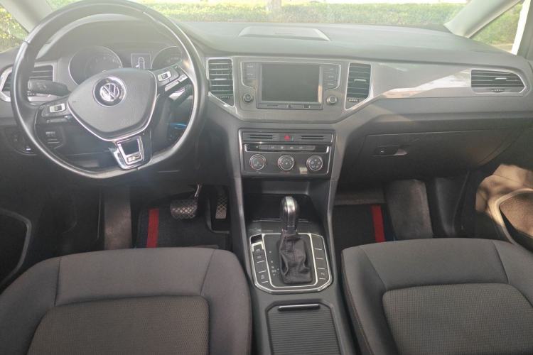 Used Volkswagen Golf Sportsvan 2016 230TSI Automatic Trend Edition Center Console