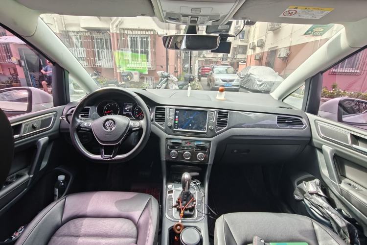 Used Volkswagen Golf Sportsvan 2016 280TSI Automatic Luxury Model Center Console