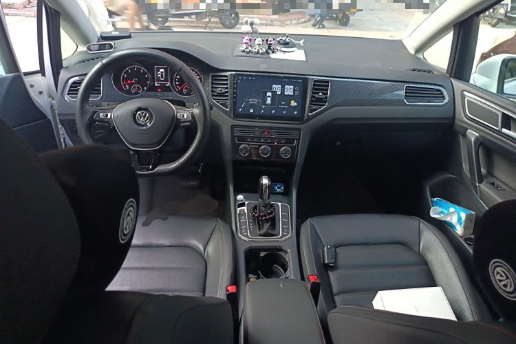 Used Volkswagen Golf Sportsvan 2016 280TSI Automatic Luxury Model Center Console