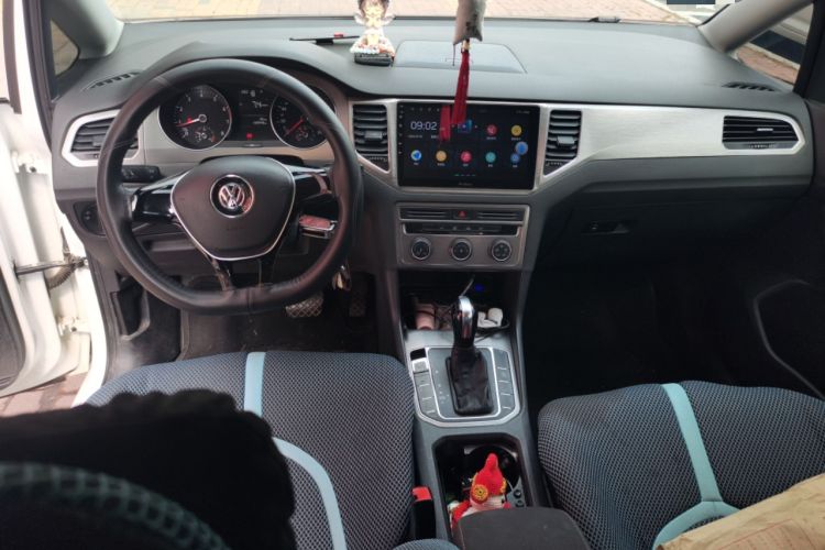 Used Volkswagen Golf Sportsvan 2016 1.6L Automatic Comfort Model Center Console