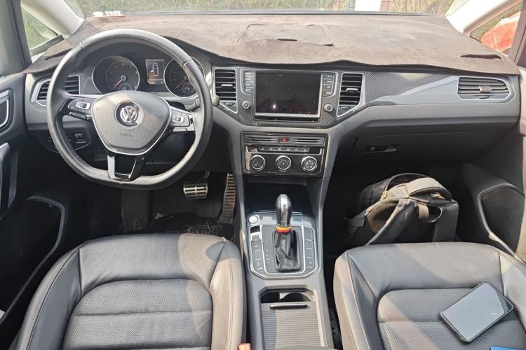 Used Volkswagen Golf Sportsvan 2016 280TSI Automatic Luxury Model Center Console