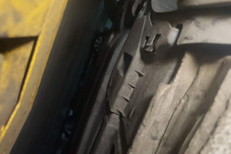 Used Volkswagen Golf Sportsvan 2016 1.6L Automatic Comfort Model Chassis Front Left