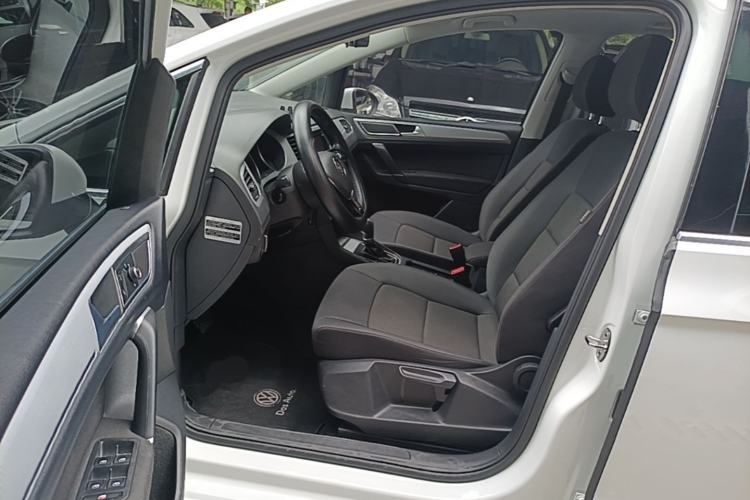 Used Volkswagen Golf Sportsvan 2016 230TSI Automatic Trend Edition Driver Seat