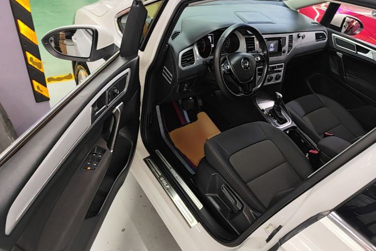 Used Volkswagen Golf Sportsvan 2016 180TSI Automatic Trend Model Driver Seat