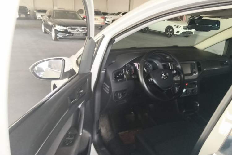 Used Volkswagen Golf Sportsvan 2016 230TSI Automatic Trend Edition Driver Seat