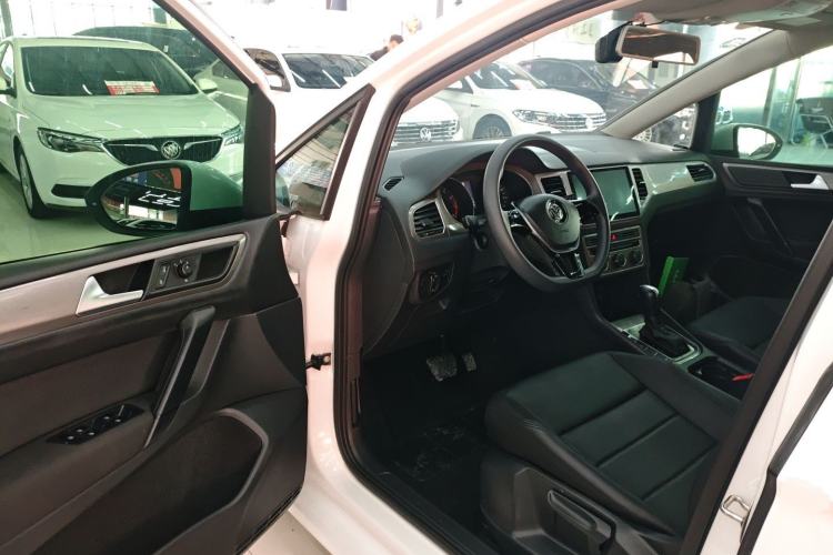 Used Volkswagen Golf Sportsvan 2016 1.6L Automatic Comfort Model Driver Seat
