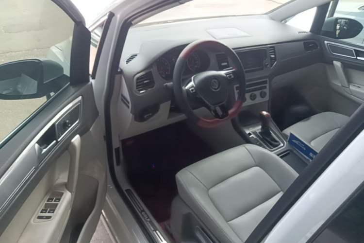 Used Volkswagen Golf Sportsvan 2016 230TSI Automatic Trend Edition Driver Seat