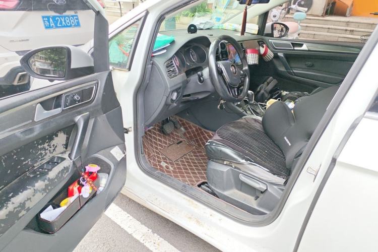 Used Volkswagen Golf Sportsvan 2016 230TSI Automatic Trend Edition Driver Seat