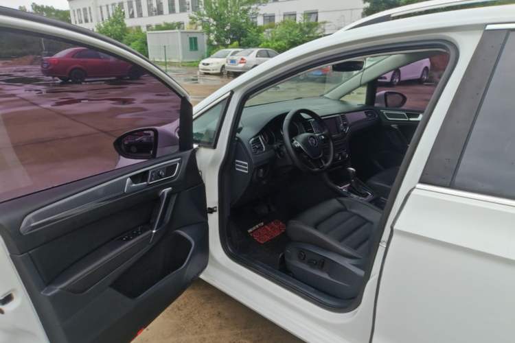 Used Volkswagen Golf Sportsvan 2016 280TSI Automatic Luxury Model Driver Seat