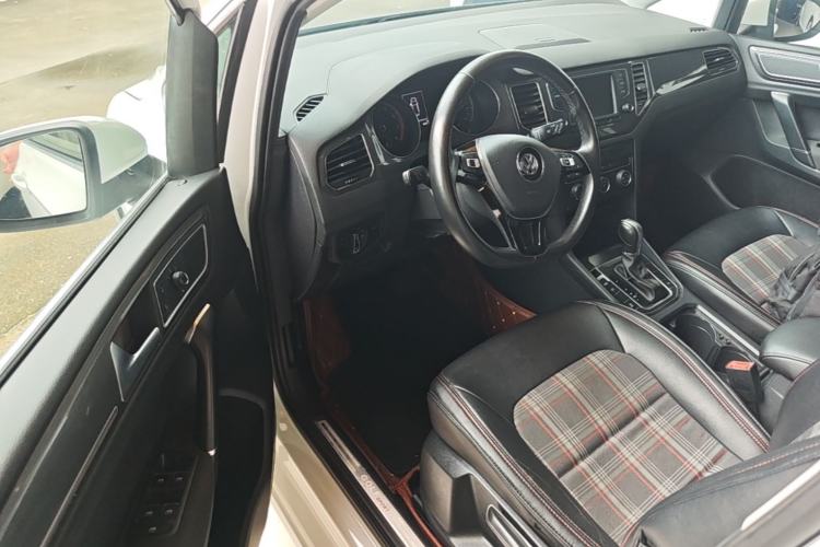 Used Volkswagen Golf Sportsvan 2016 230TSI Automatic Trend Edition Driver Seat