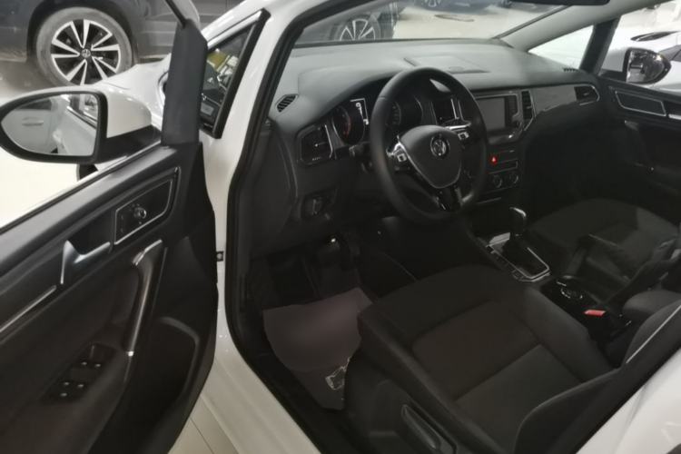 Used Volkswagen Golf Sportsvan 2016 230TSI Automatic Trend Edition Driver Seat