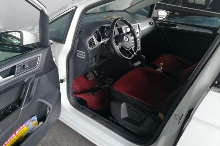 Used Volkswagen Golf Sportsvan 2016 230TSI Automatic Trend Edition Driver Seat