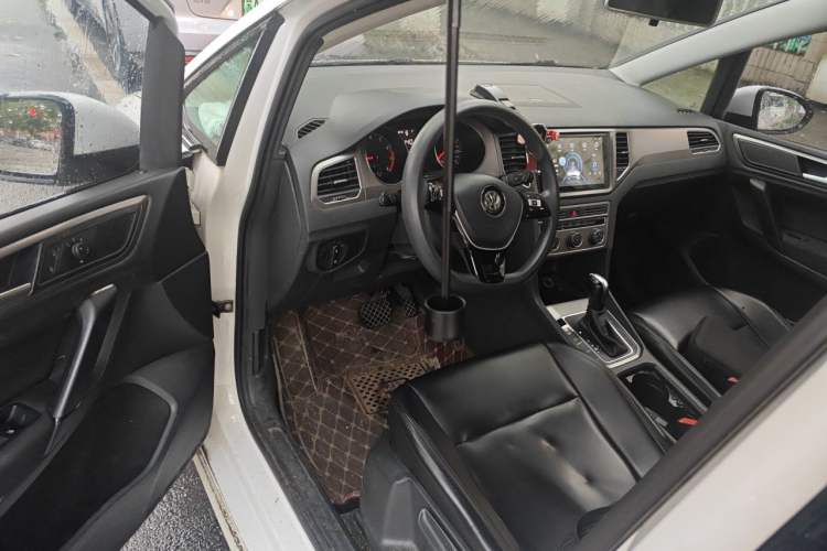 Used Volkswagen Golf Sportsvan 2016 1.6L Automatic Comfort Model Driver Seat