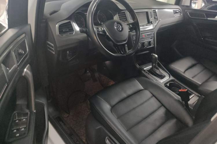 Used Volkswagen Golf Sportsvan 2016 230TSI Automatic Trend Edition Driver Seat