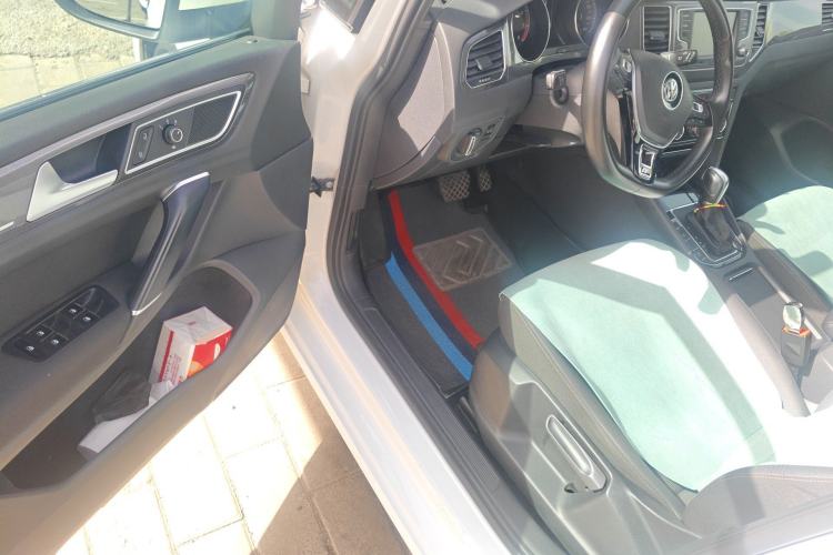 Used Volkswagen Golf Sportsvan 2016 230TSI Automatic Trend Edition Driver Seat