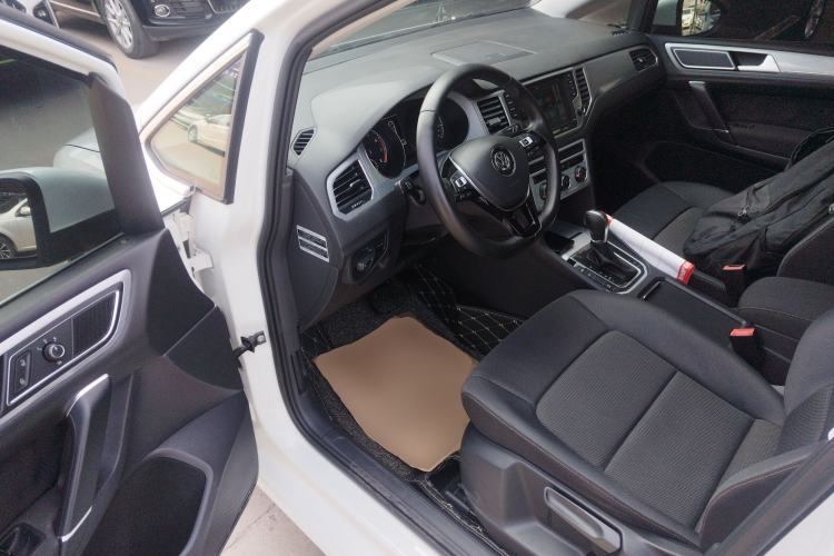Used Volkswagen Golf Sportsvan 2016 230TSI Automatic Trend Edition Driver Seat