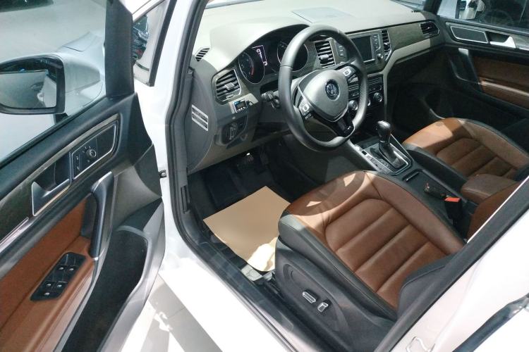 Used Volkswagen Golf Sportsvan 2016 280TSI Automatic Luxury Model Driver Seat