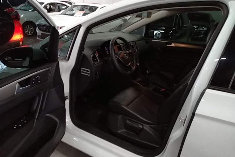 Used Volkswagen Golf Sportsvan 2016 1.6L Manual Comfort Model Driver Seat