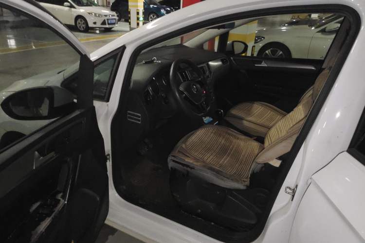 Used Volkswagen Golf Sportsvan 2016 1.6L Automatic Comfort Model Driver Seat