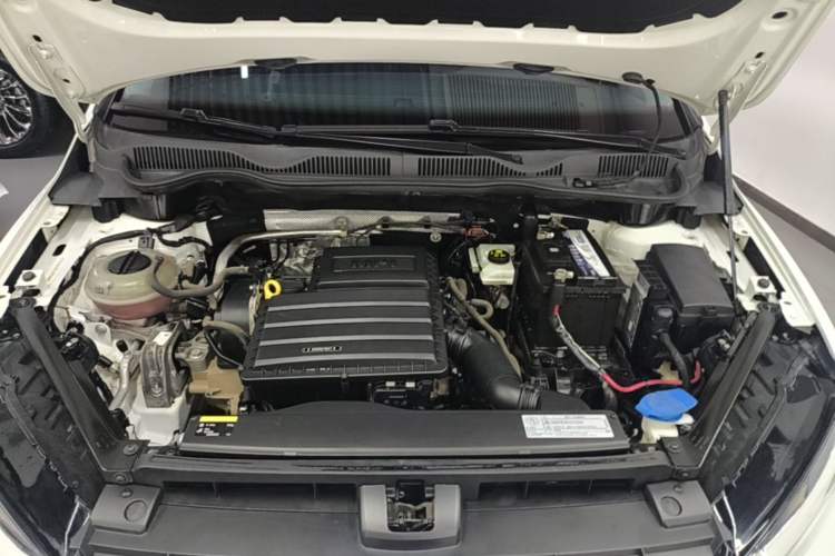 Used Volkswagen Golf Sportsvan 2016 1.6L Automatic Comfort Model Engine Bay