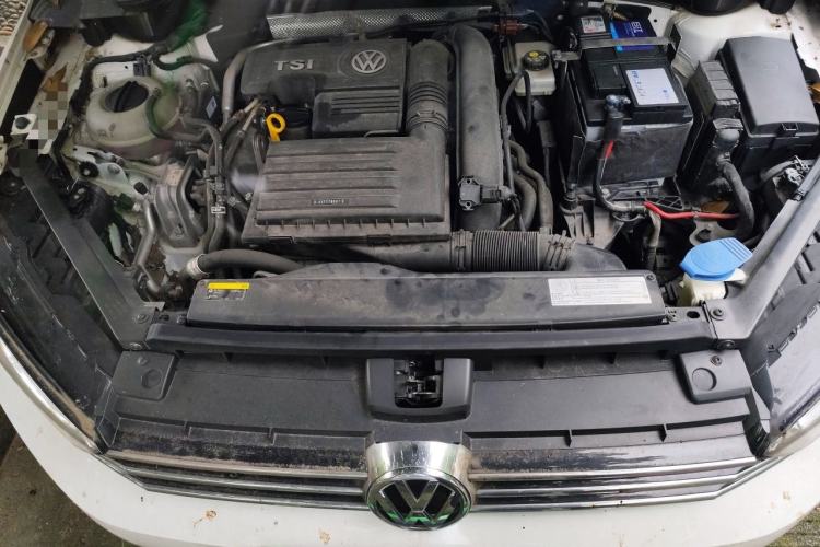 Used Volkswagen Golf Sportsvan 2016 230TSI Automatic Trend Edition Engine Bay