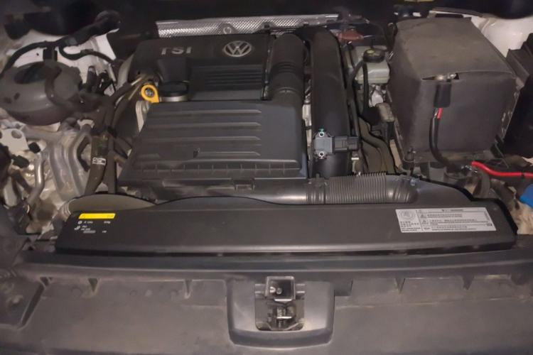 Used Volkswagen Golf Sportsvan 2016 230TSI Automatic Trend Edition Engine Bay