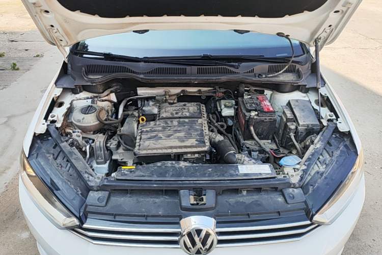 Used Volkswagen Golf Sportsvan 2016 1.6L Automatic Comfort Model Engine Bay