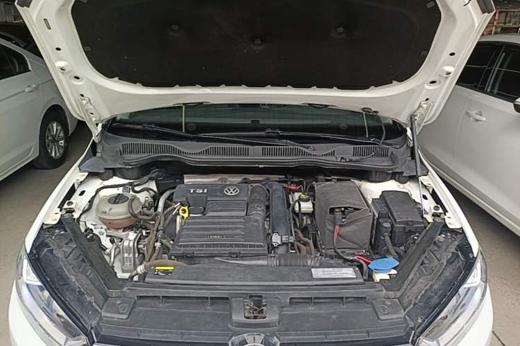 Used Volkswagen Golf Sportsvan 2016 230TSI Automatic Trend Edition Engine Bay
