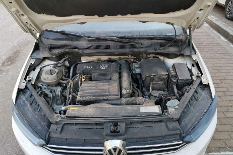 Used Volkswagen Golf Sportsvan 2016 230TSI Automatic Trend Edition Engine Bay