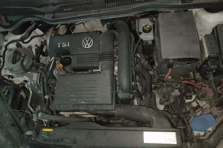Used Volkswagen Golf Sportsvan 2016 230TSI Manual Entry-Level Trim Engine Bay