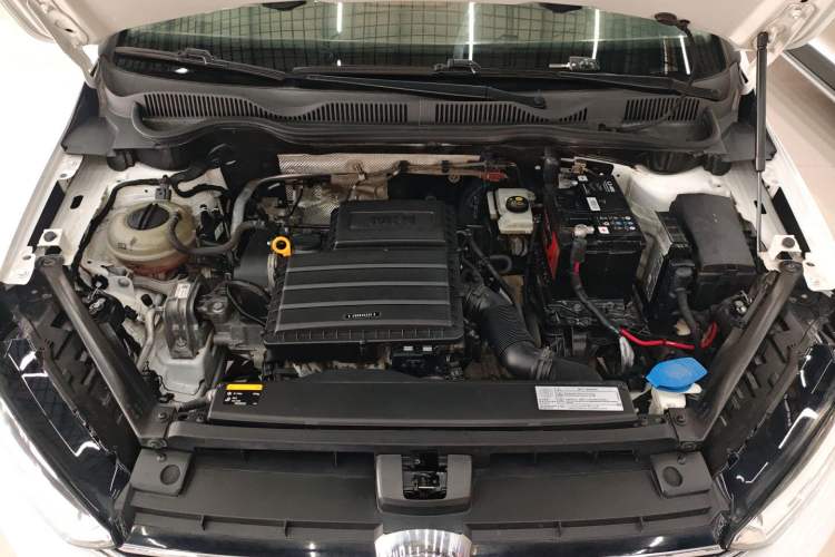 Used Volkswagen Golf Sportsvan 2016 1.6L Automatic Comfort Model Engine Bay