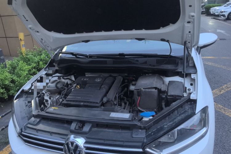 Used Volkswagen Golf Sportsvan 2016 230TSI Automatic Trend Edition Engine Bay