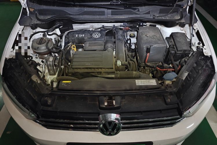 Used Volkswagen Golf Sportsvan 2016 230TSI Manual Entry-Level Trim Engine Bay
