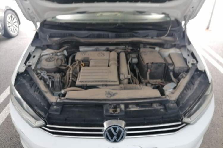 Used Volkswagen Golf Sportsvan 2016 230TSI Automatic Trend Edition Engine Bay