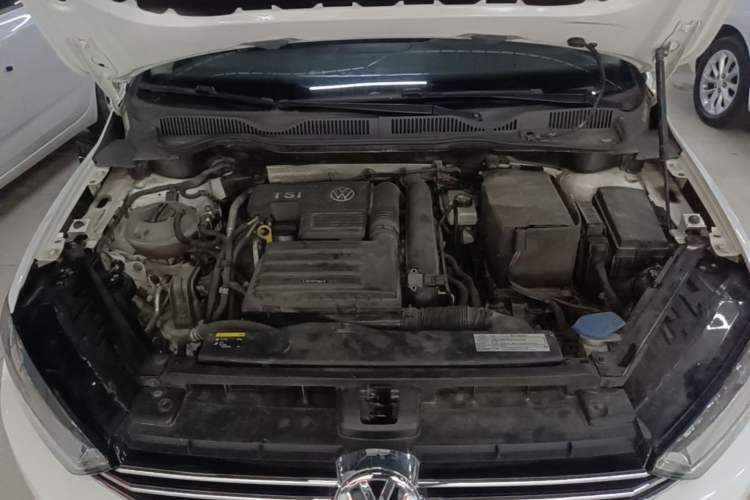 Used Volkswagen Golf Sportsvan 2016 230TSI Automatic Trend Edition Engine Bay