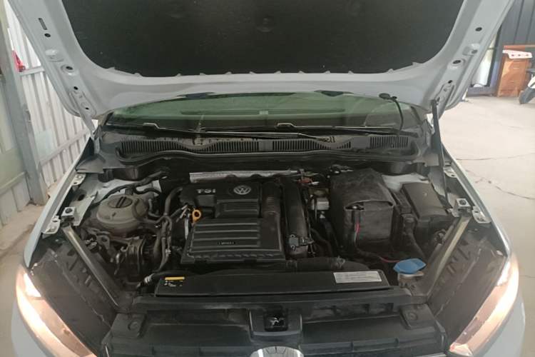 Used Volkswagen Golf Sportsvan 2016 230TSI Automatic Trend Edition Engine Bay