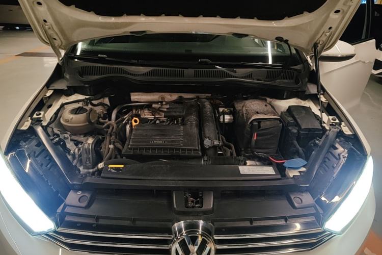 Used Volkswagen Golf Sportsvan 2016 230TSI Automatic Trend Edition Engine Bay