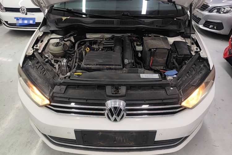 Used Volkswagen Golf Sportsvan 2016 180TSI Automatic Trend Model Engine Bay