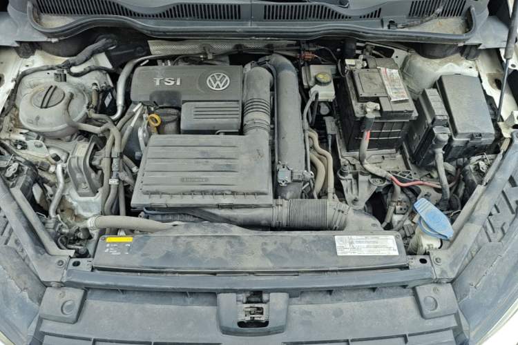 Used Volkswagen Golf Sportsvan 2016 230TSI Automatic Trend Edition Engine Bay