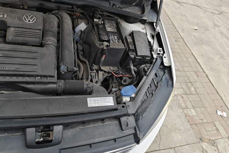 Used Volkswagen Golf Sportsvan 2016 230TSI Automatic Trend Edition Engine Bay Left