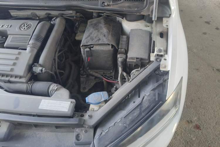 Used Volkswagen Golf Sportsvan 2016 280TSI Automatic Luxury Model Engine Bay Left