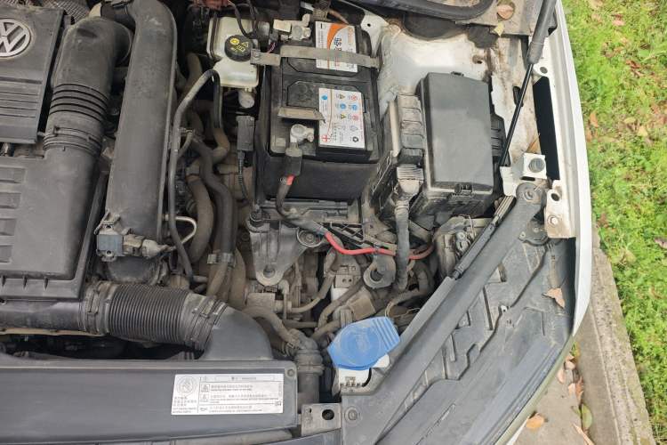 Used Volkswagen Golf Sportsvan 2016 230TSI Automatic Trend Edition Engine Bay Left