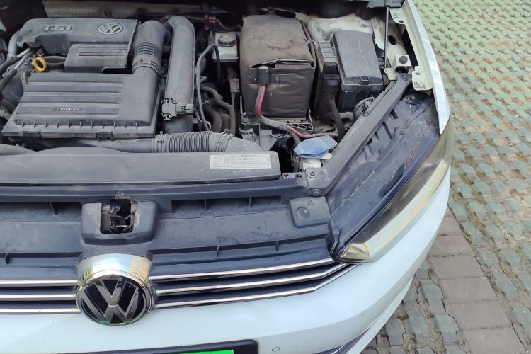 Used Volkswagen Golf Sportsvan 2016 230TSI Automatic Trend Edition Engine Bay Left